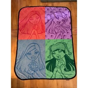 Bratz Super Soft And Cuddly Plush Fleece Throw Blanket 46"x 60"